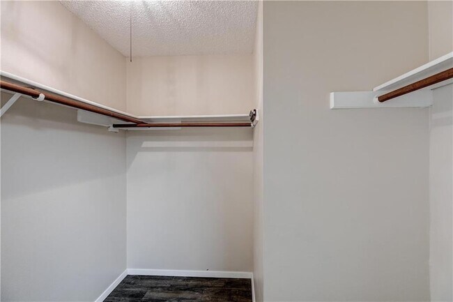 Building Photo - 12118 Black Angus Dr