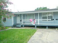 Building Photo - 2701 Nemec St