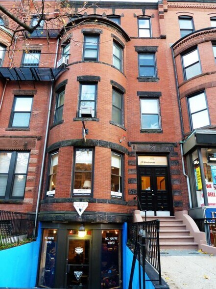 Building Photo - 295 Newbury St