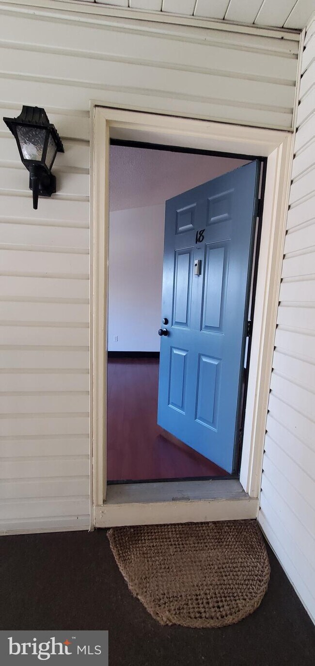 Building Photo - 18 Feiler Ct