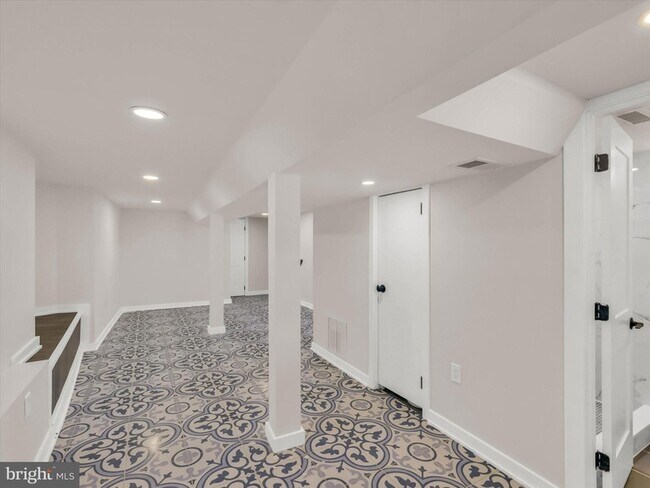 Building Photo - 4210 4th St NW