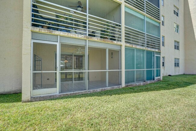 Building Photo - 301 SE 3rd St