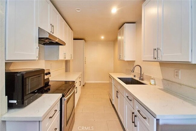 Building Photo - 2386 E Del Mar Blvd