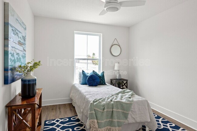 Building Photo - 438 Goodall Ave