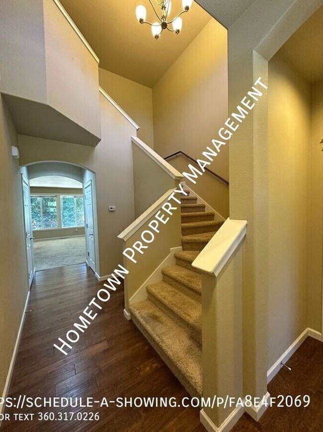 Building Photo - 4241 Dudley Dr NE