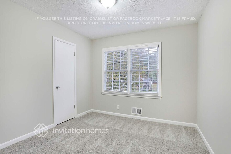 Building Photo - 370 Madeline Cir NW