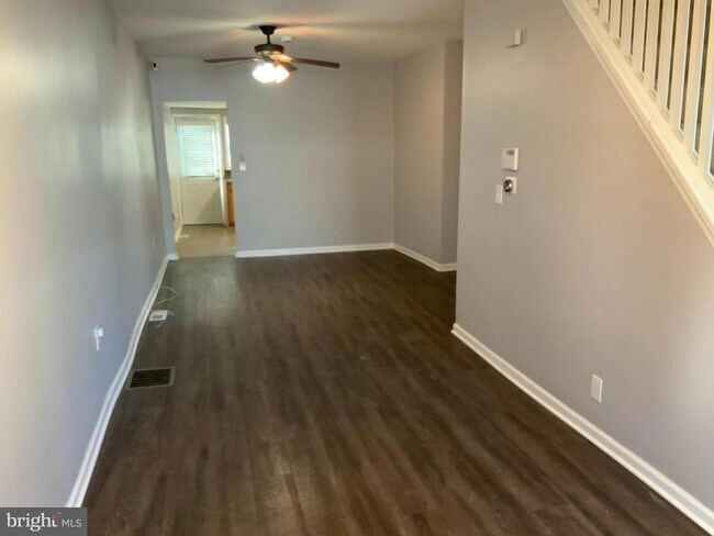 Building Photo - 228 Orange St