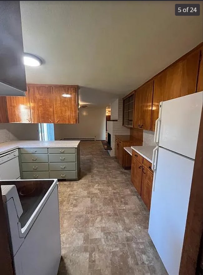 Building Photo - 3-Bed 2-bathroom Home