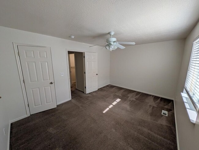 Building Photo - 164 W 200 S