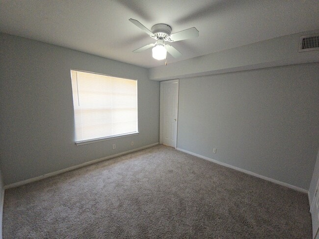 Building Photo - 14600 Fonmeadow Dr