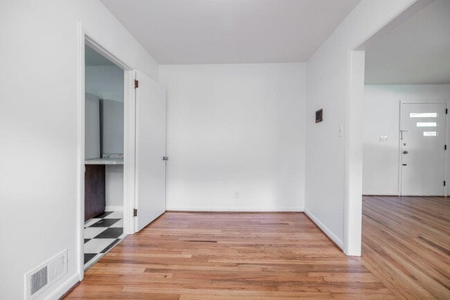 Building Photo - 119 Driftwood Pl