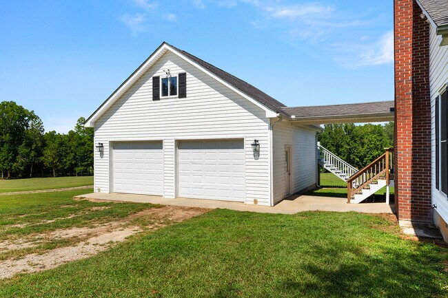 Building Photo - 12575 Hutcheson Ferry Rd