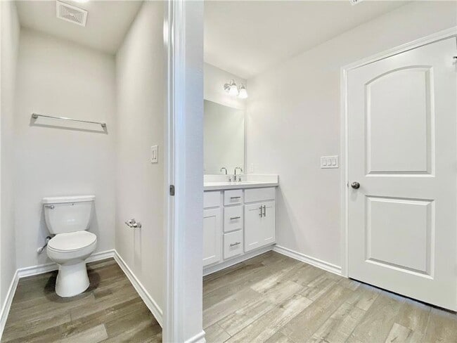 Building Photo - 208 Caisson Trl