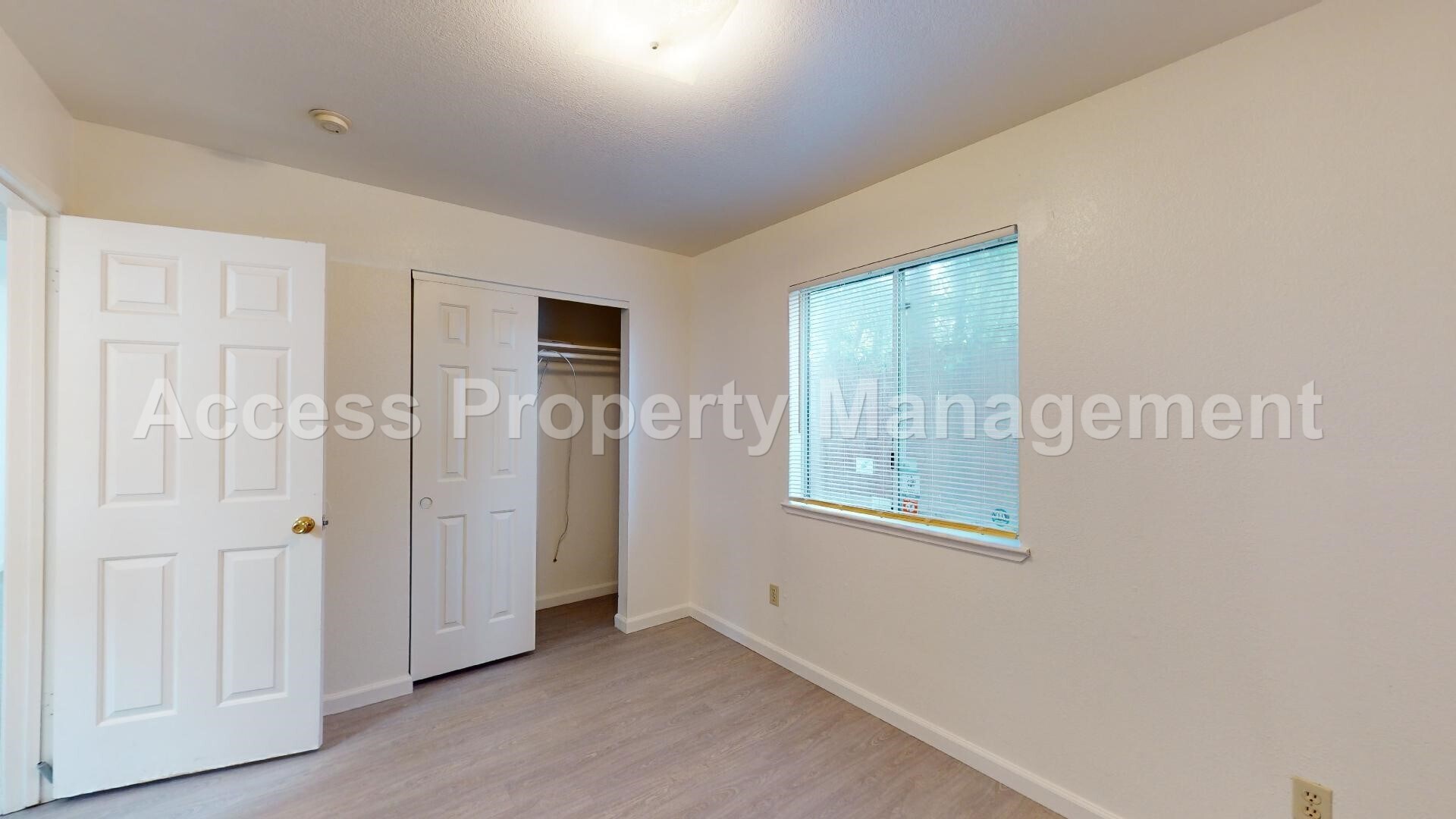 Building Photo - 114 Baker St