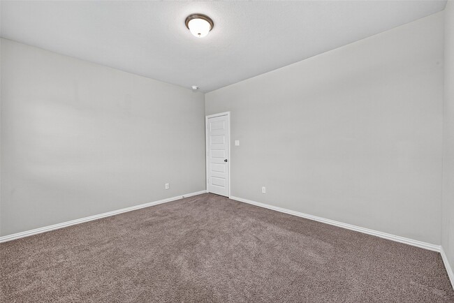 Building Photo - 6506 Tiburon Lakes Dr
