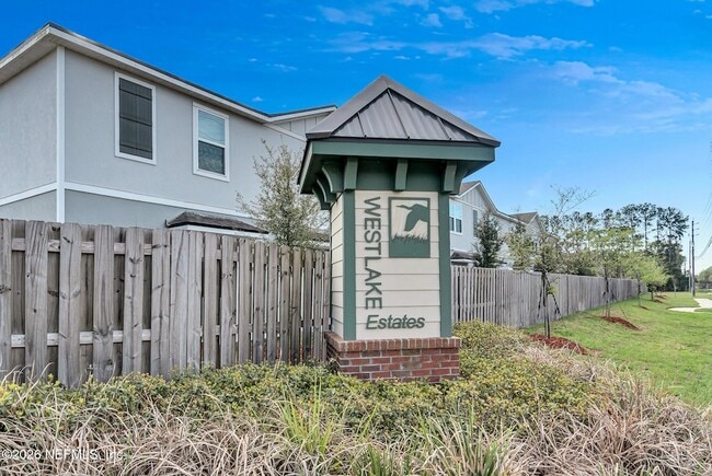 Building Photo - 9008 Gifford Dr