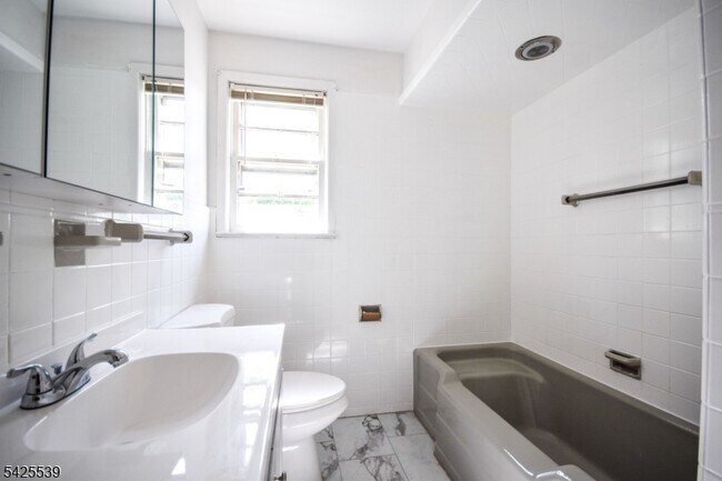 Building Photo - 20 N 13th St