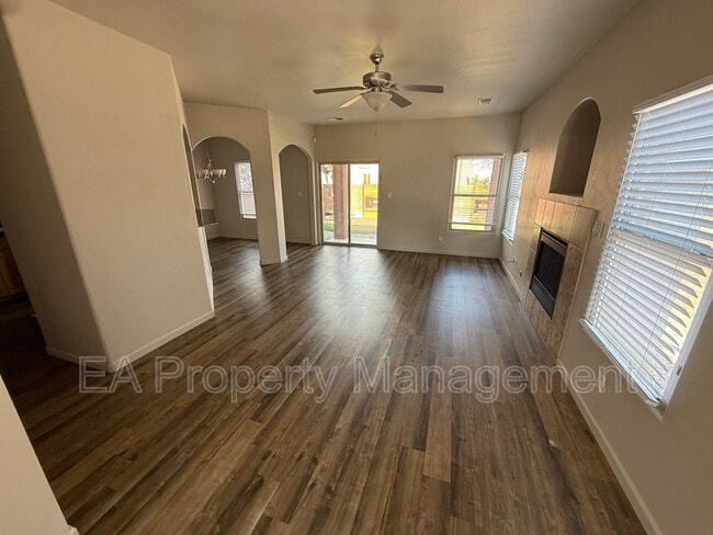 Building Photo - 927 Tieran Ct NE