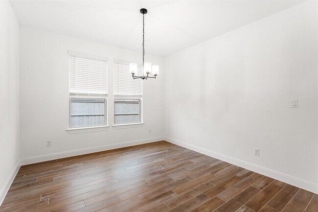 Building Photo - 201 Bristlecone Bend