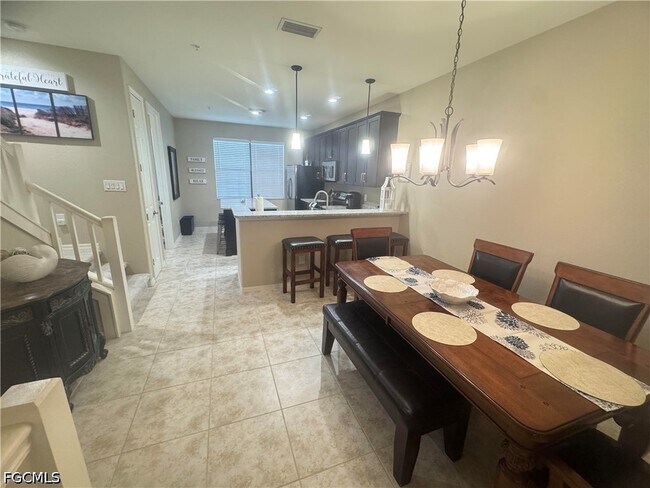 Building Photo - 11901 Izarra Way