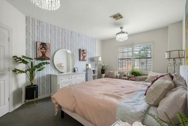 Building Photo - 2133 Bering Dr