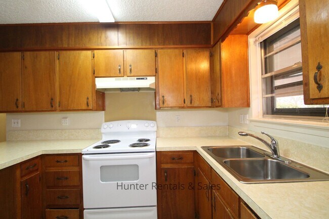 Building Photo - I Have A Pool!