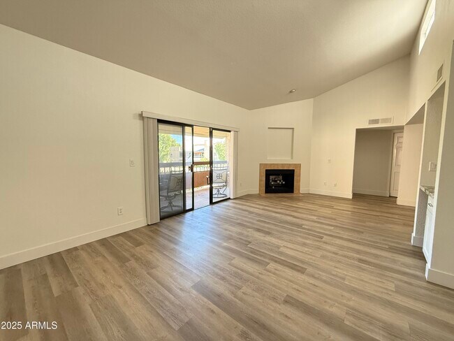 Building Photo - 5998 N 78th St