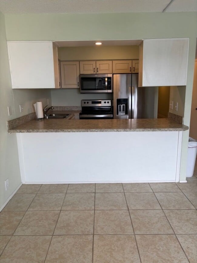 Building Photo - Amazing Community - HIDDEN GEM! Live Across Daytona Beach Inc Water, Internet & Cable ASK ABOUT O...