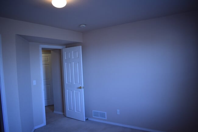 Building Photo - 4 bed / 3 bed Home with Gorgeous View!!!