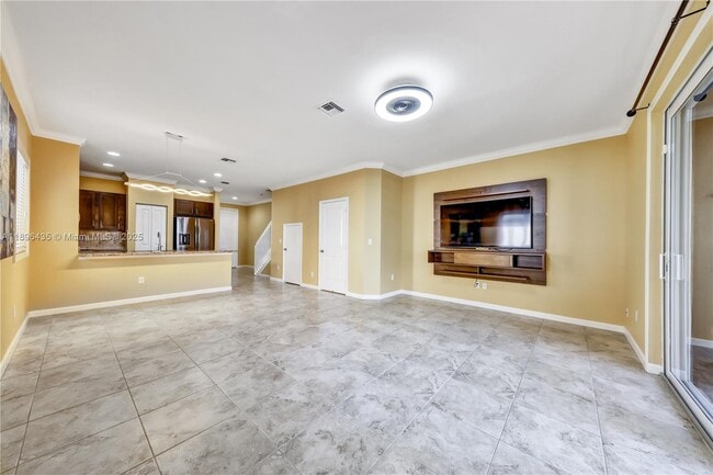 Building Photo - 346 NE 47th Pl