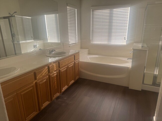 Building Photo - 4317 Spring Creek Ct