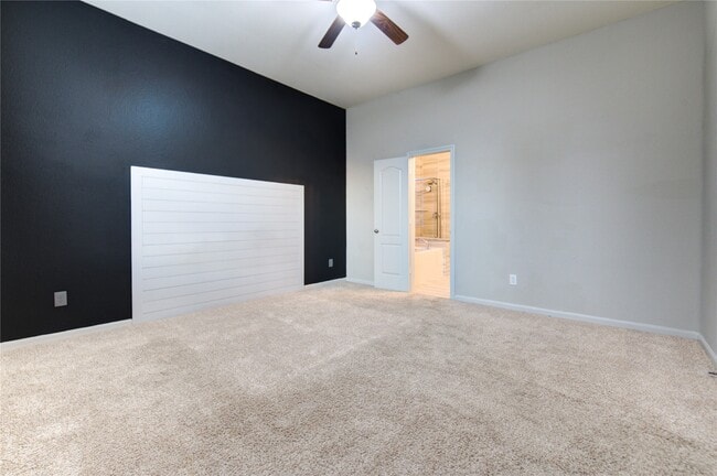 Building Photo - 16855 Big Reed Dr