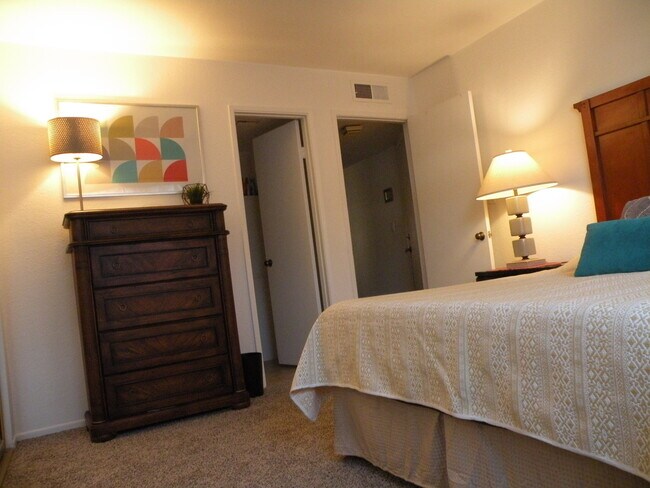 Larger room - 5300 E Waverly Dr
