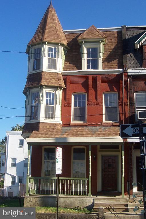 Building Photo - 3100 Mt Vernon St