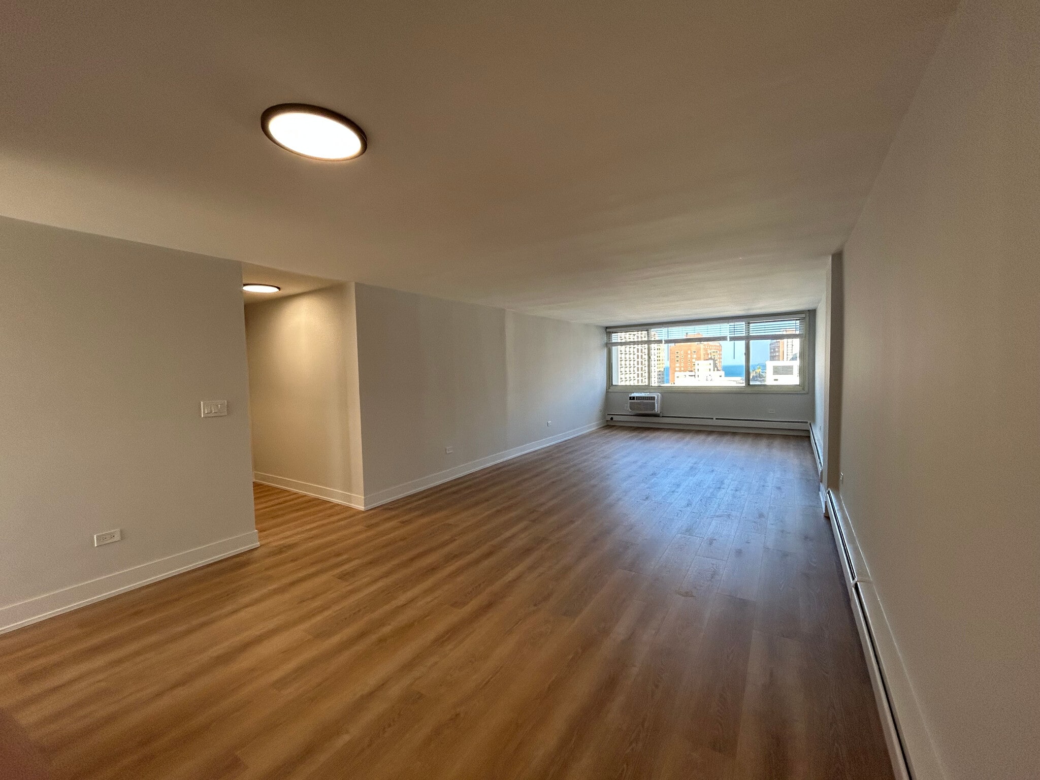 Building Photo - 1350 N Dearborn St