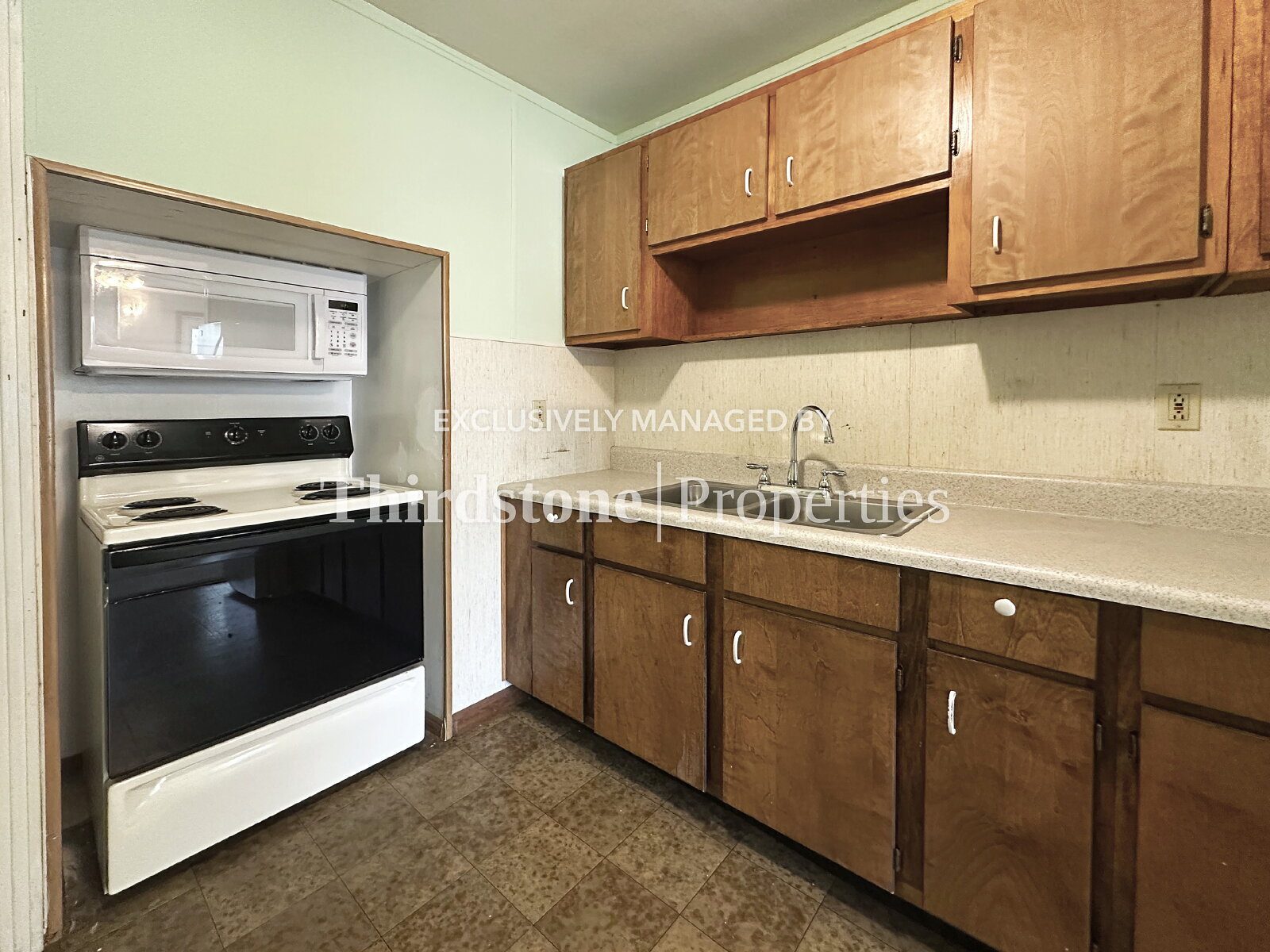 Building Photo - 1727 Lindsey Rd