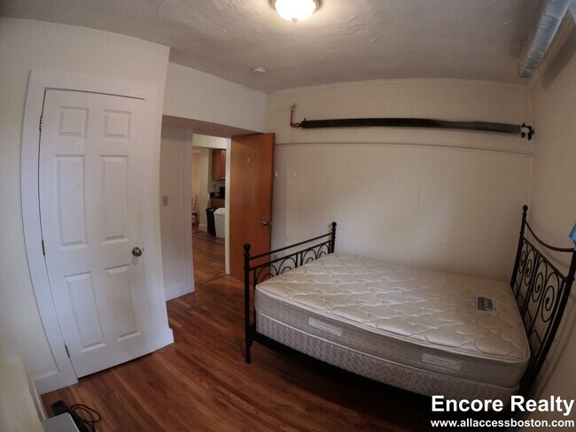 Building Photo - 241 Freeman St