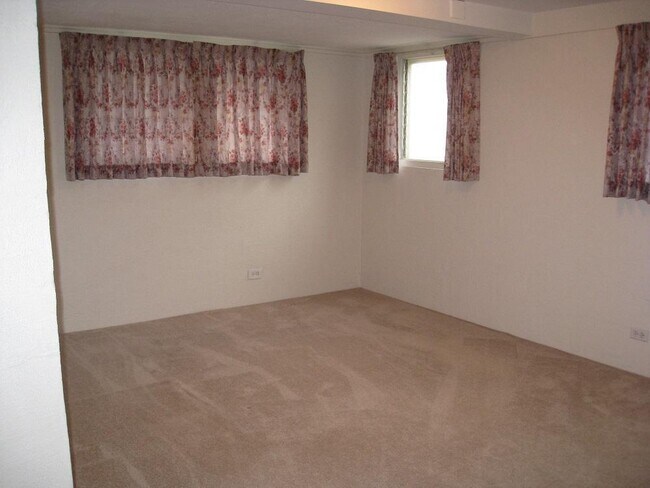 Building Photo - 99-409 Fernridge Plz