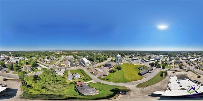 Building Photo - 1009 Northside Dr