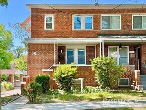 Building Photo - 733 Crittenden St NE