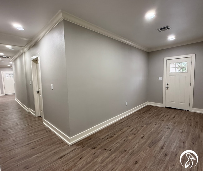 Building Photo - 207 Coleman Ave