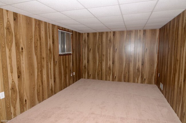 Building Photo - 3 br, 2 bath House - 233 Lucan Way