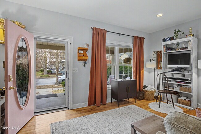 Building Photo - 8 Furlong St