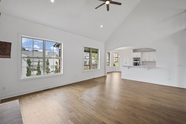 Building Photo - Newer Custom Brick Home in Lebanon