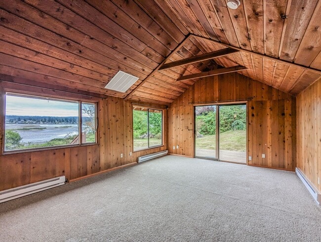 Building Photo - Rustic 3 bed 2 bath Mission Beach cabin home w/ Tulalip Bay views!