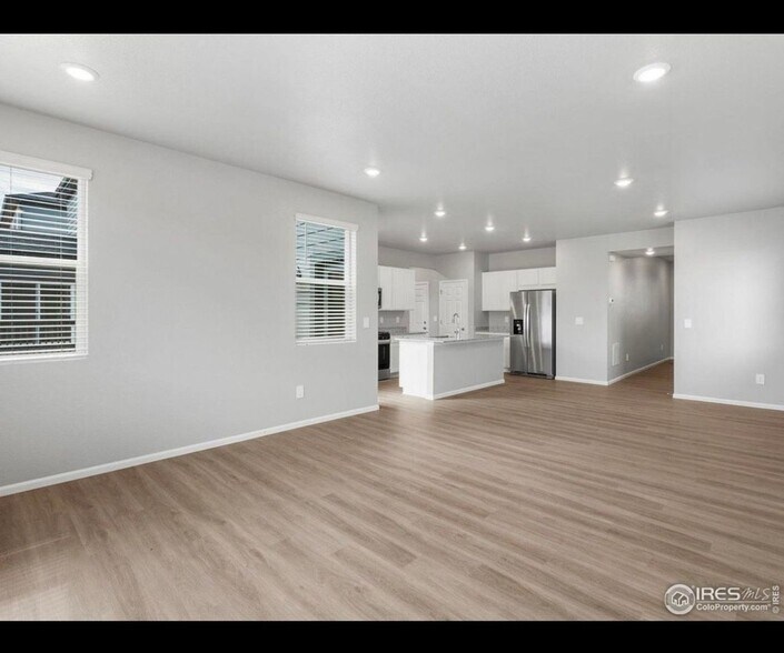 Building Photo - 612 98th Ave