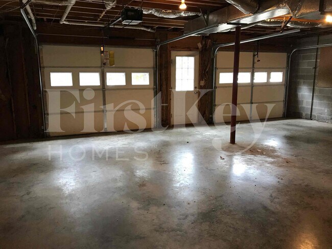 Building Photo - 1622 Keeneland Dr