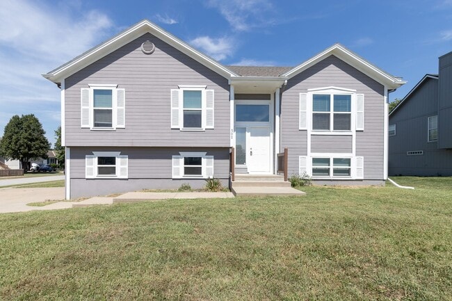 Building Photo - 502 Sunny Ln