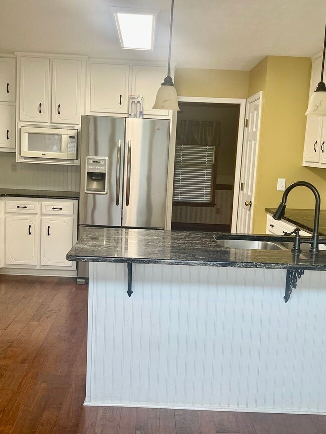 Building Photo - Beautiful Brick Ranch with basement