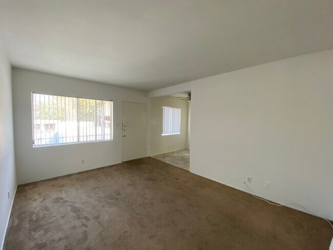 Living Room - 3723 Delmas Ter